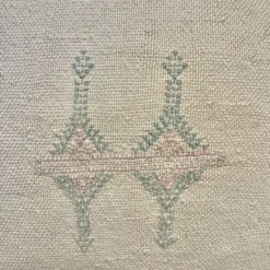 Coussin Sabra rose clair motifs traditionnels