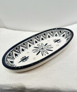 plat ovale en céramique de Fès, fait main par des artisans marocains.