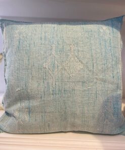 Coussin Sabra bleu artisanal marocain avec motifs traditionnels