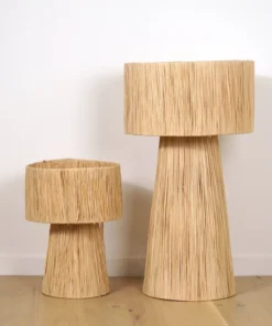 Lampe en raphia naturelle, fait main au Maroc pour une décoration authentique et chaleureuse.