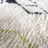 Tapis Béni Ouarain blanc à motifs
