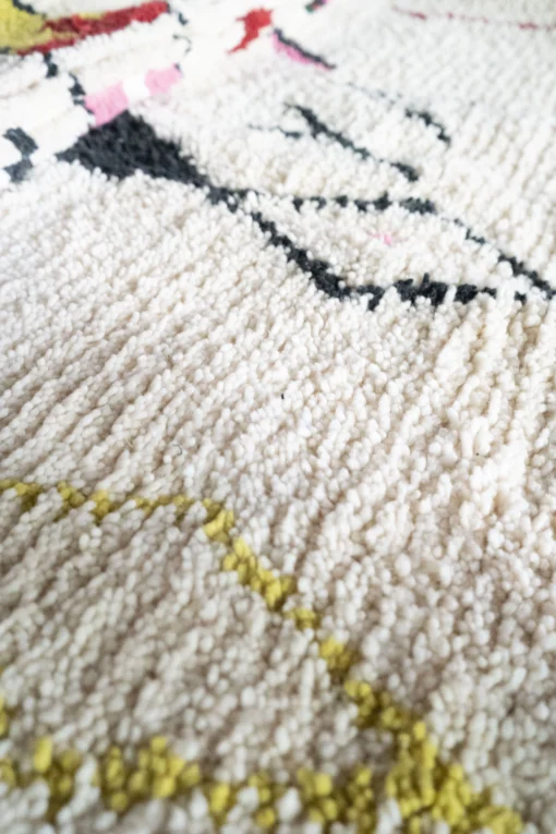 Tapis Béni Ouarain blanc à motifs