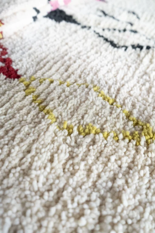 Tapis Béni Ouarain blanc à motifs