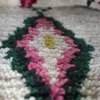 Tapis Béni Ouarain blanc à motifs