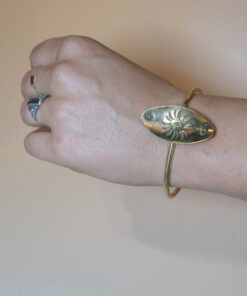 Bracelet Artisanal Touareg "Tafouk" en Bronze - Jonc Ouvert et Soleil Gravé