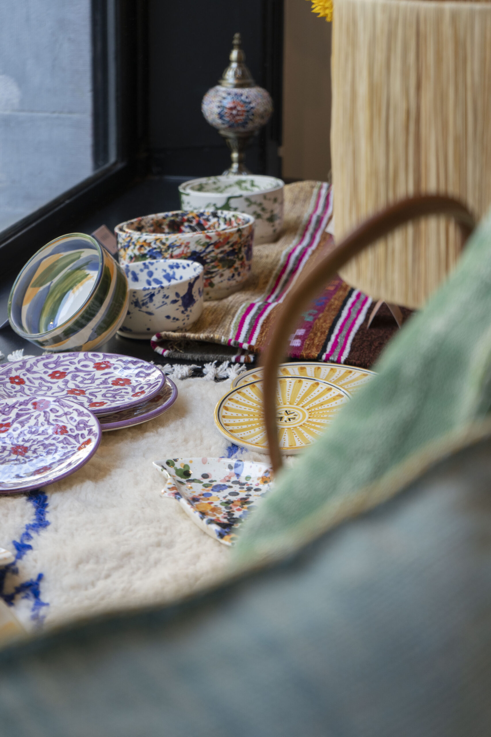 Savoir-faire artisanal marocain, objets en métal et céramique