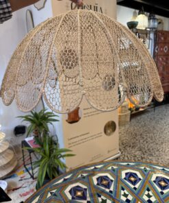 Abat-jour en raphia crocheté, dôme festonné